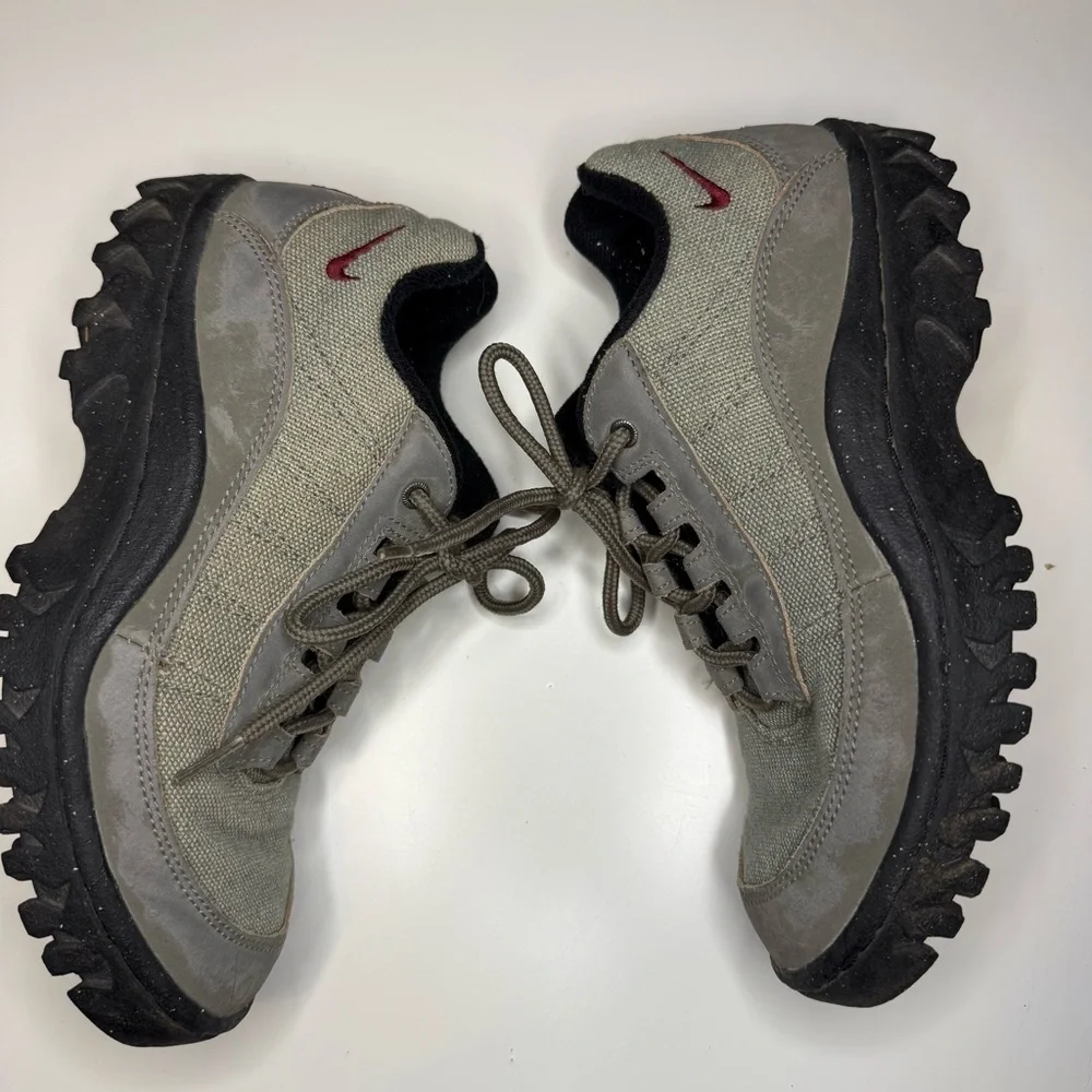 Nike ACG vintage hiking